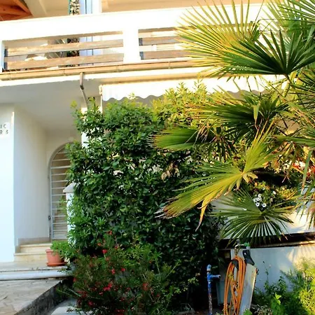 Lukacic Apartman Krk Town